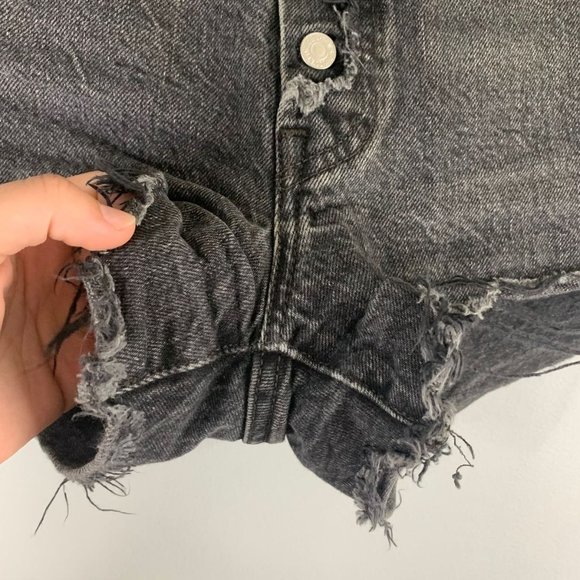 Levi's 501 High Waist Cutoff Raw Frayed Hem Denim Jean Shorts Size 26 Black - Picture 5 of 13